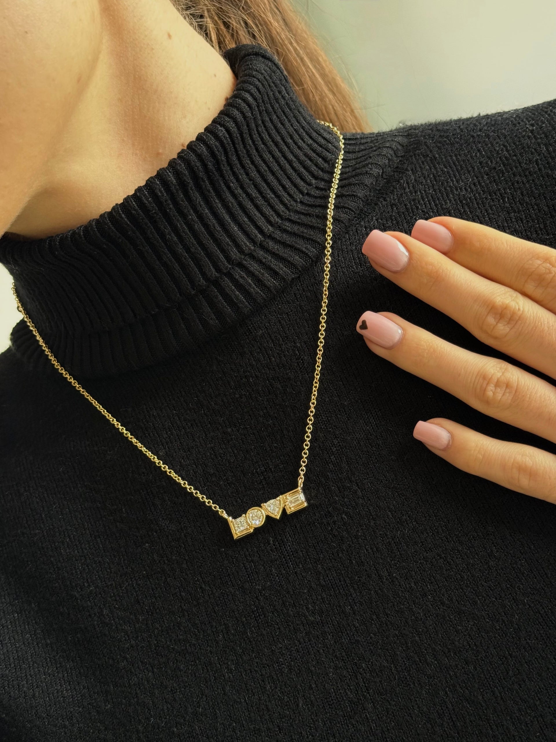 THE LOVE PENDANT